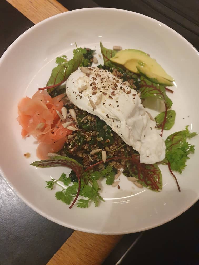 Qantas First Class Lounge Sydney Food and Nutrition Review - Qantas First Class Lounge Sydney Warm Kale and Sorrel Salad with avocado, quinoa, poached egg, sesame and linseed