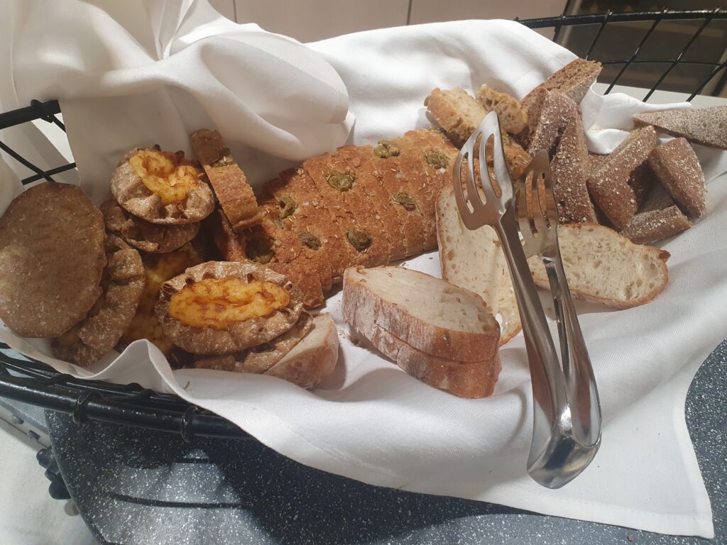 Bread platter