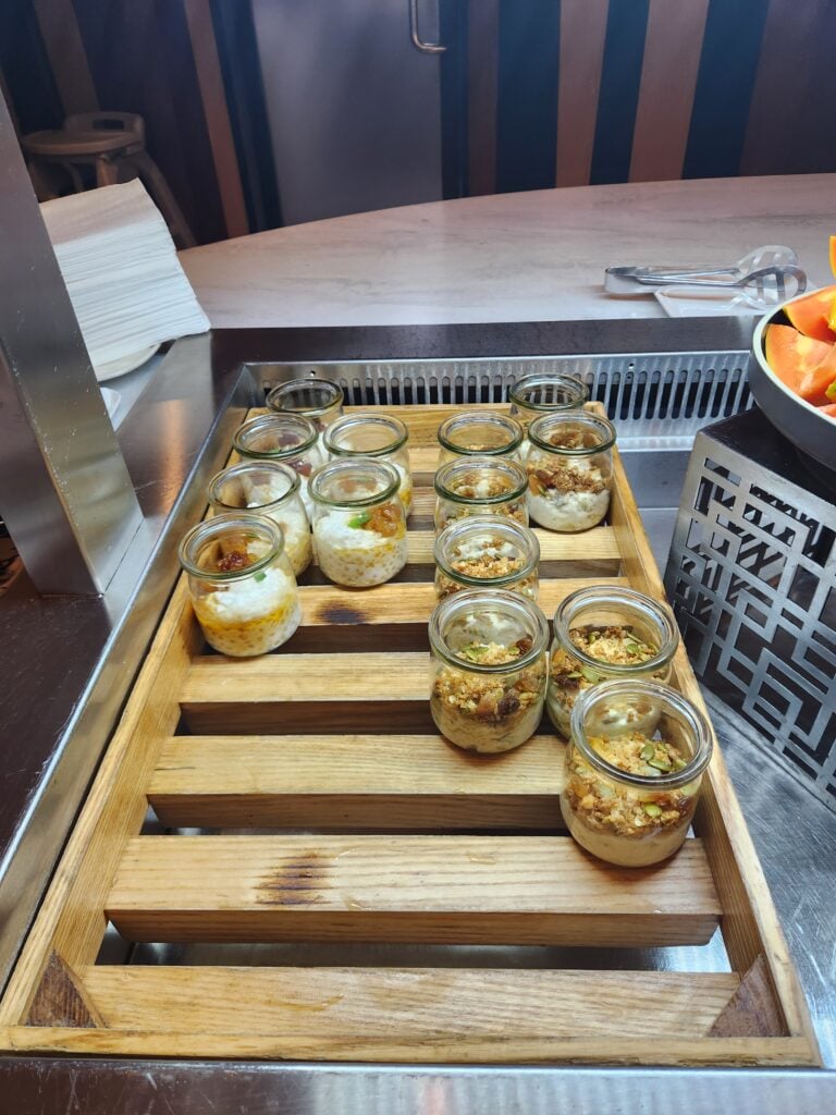 Muesli Fiji Airways Premier Lounge 2025