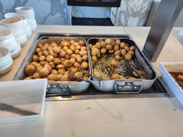 Travel Nutrition - Travel nutrition news Hot potatoes in Qantas Club
