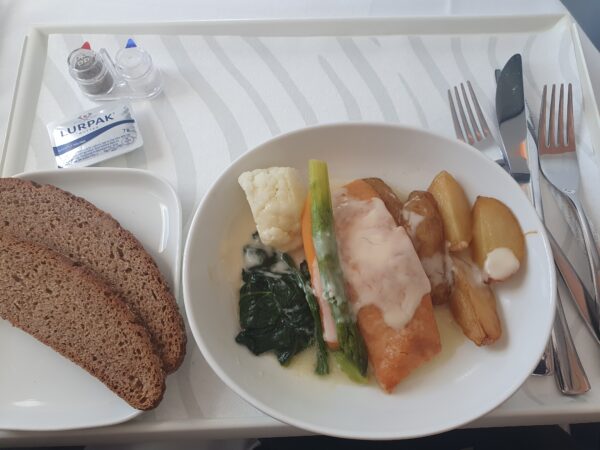 Travel Nutrition - Travel nutrition news plane food on finnair