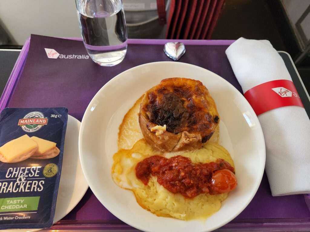 Qantas vs Virgin Australia business class food
