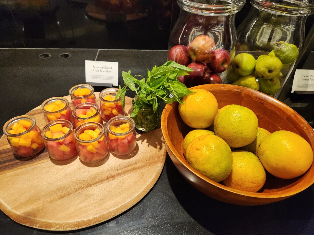 The House Lounge Sydney Airport Food and Nutrition Review (breakfast) - The House Lounge Sydney The House Lounge Sydney fresh fruits