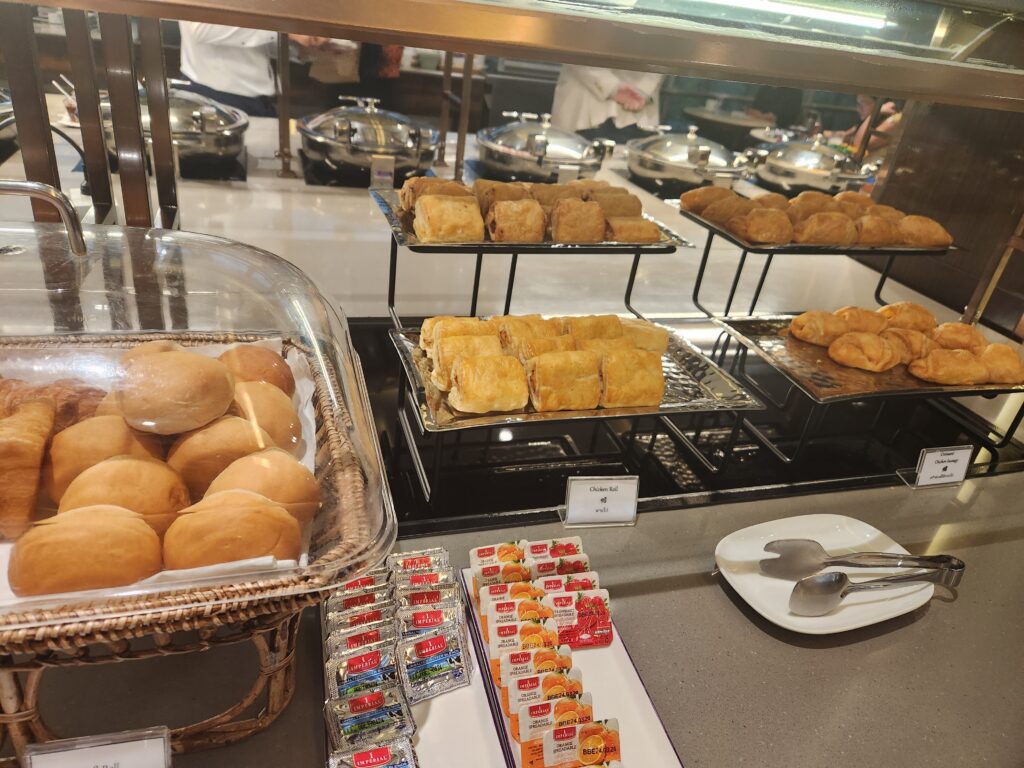 Thai Airways Business Class Lounge Bangkok Airport -Royal Orchid Prestige Lounge Food and Nutrition Review (breakfast) - Thai Airways Business Class lounge