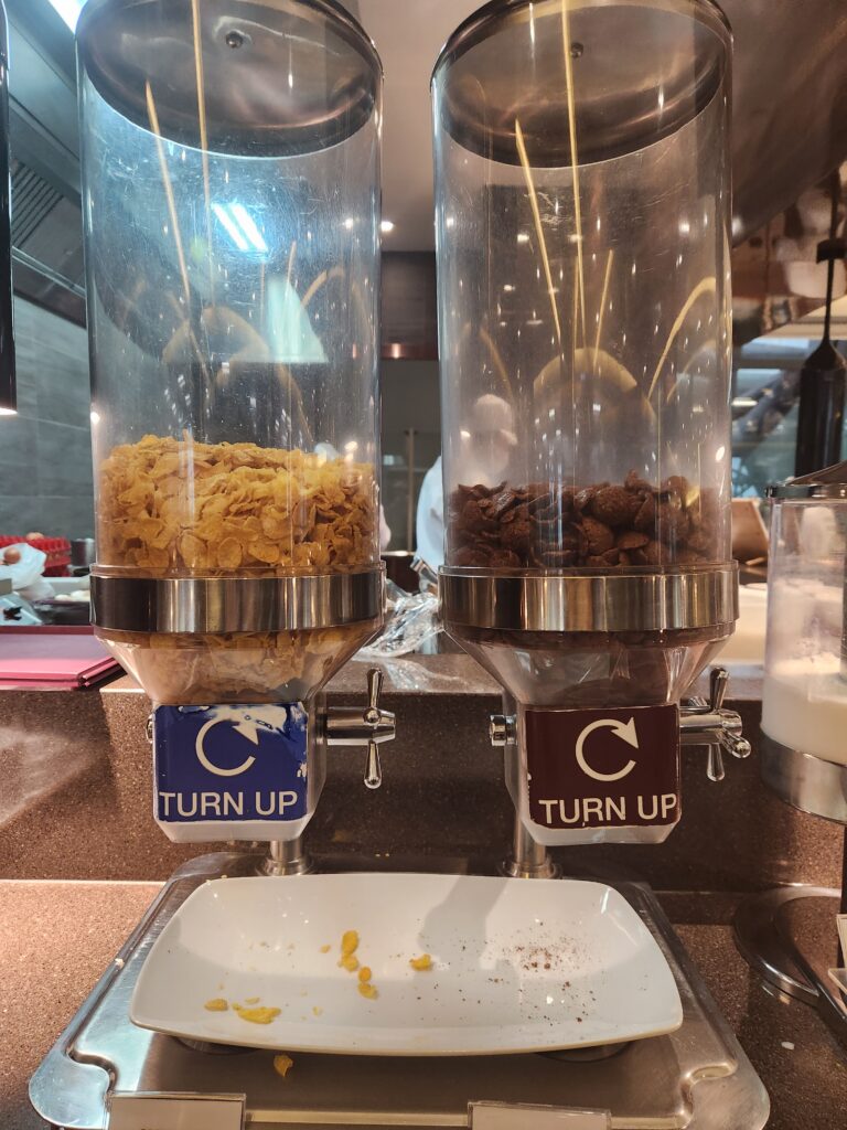 Thai Airways Business Class Lounge Bangkok Airport -Royal Orchid Prestige Lounge Food and Nutrition Review (breakfast) - Thai Airways Business Class lounge