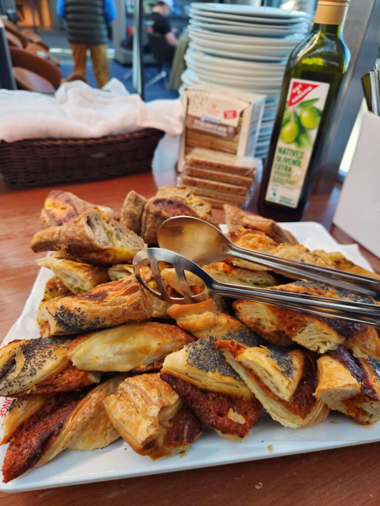 Hamburg Airport Lounge Food and Nutrition Review (updated 2024) - Hamburg Airport Lounge Hamburg Airport Lounge Food and Nutrition Review (updated 2024) - Hamburg Airport Lounge