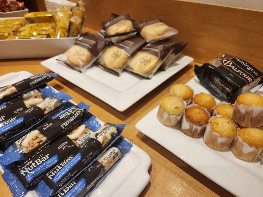 Should you eat snacks when flying? - snacks