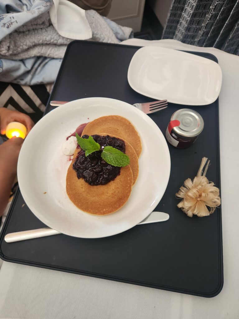 What's in kids plane meals? - kids plane meals Child's meal second course Nadi to Melbourne (Oct 2025)