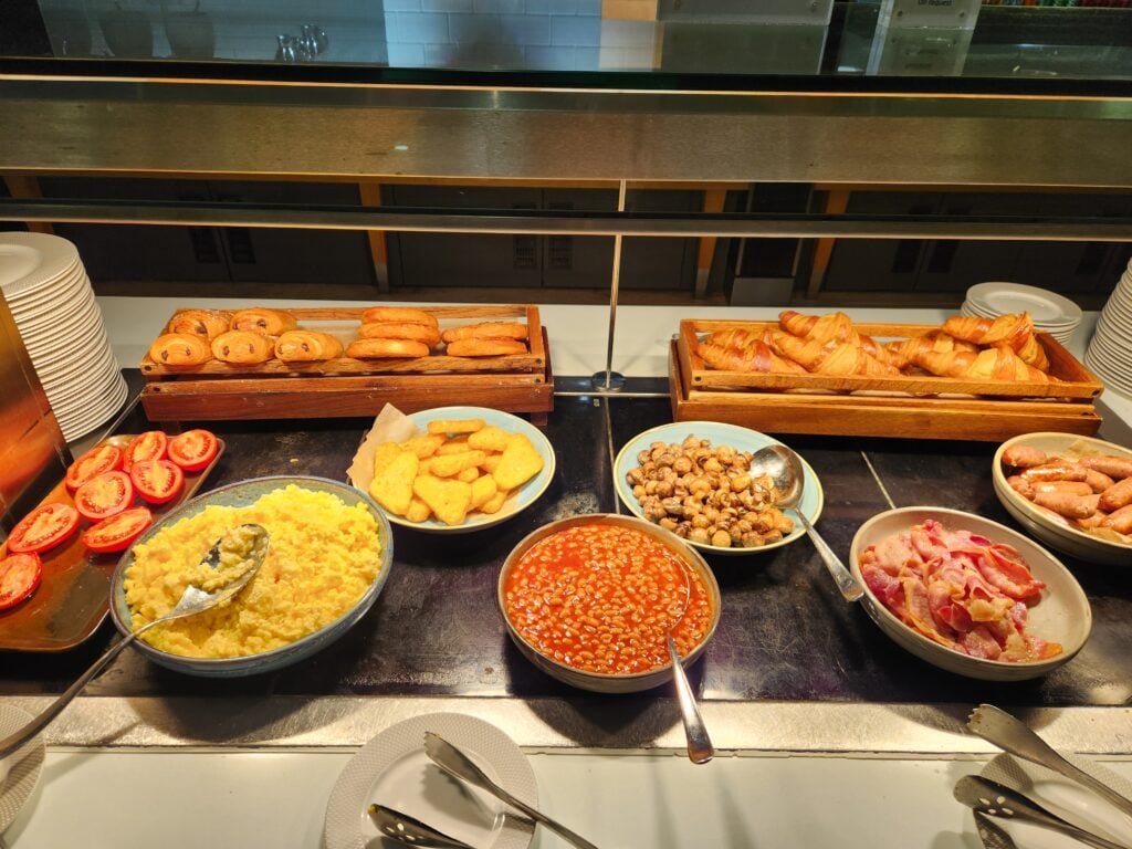breakfast buffet
