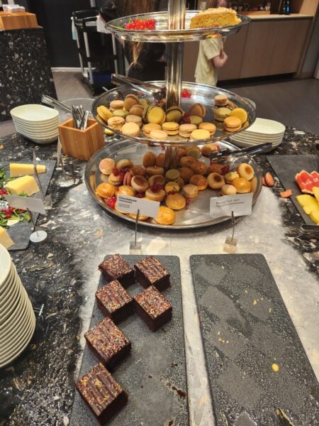 Finnair Platinum Wing Helsinki Food and Nutrition Review (updated 2025) - Finnair Platinum Wing