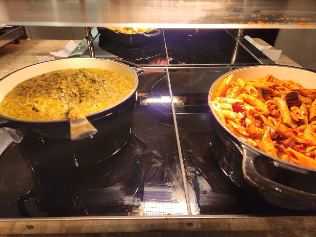 Plaza Premium Lounge London Heathrow T2 Food and Nutrition Review - Plaza Premium Lounge London Heathrow T2 Food Lentils and spinach