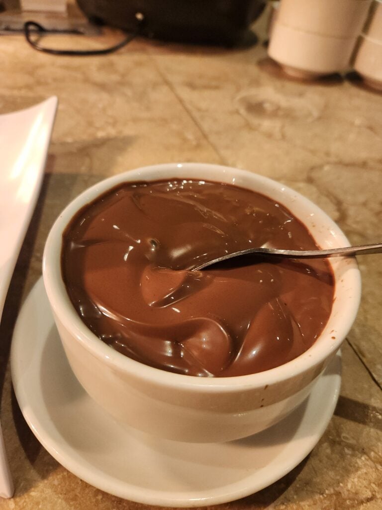 Plaza Premium Lounge London Heathrow T2 Food and Nutrition Review - Plaza Premium Lounge London Heathrow T2 Food Chocolate sauce