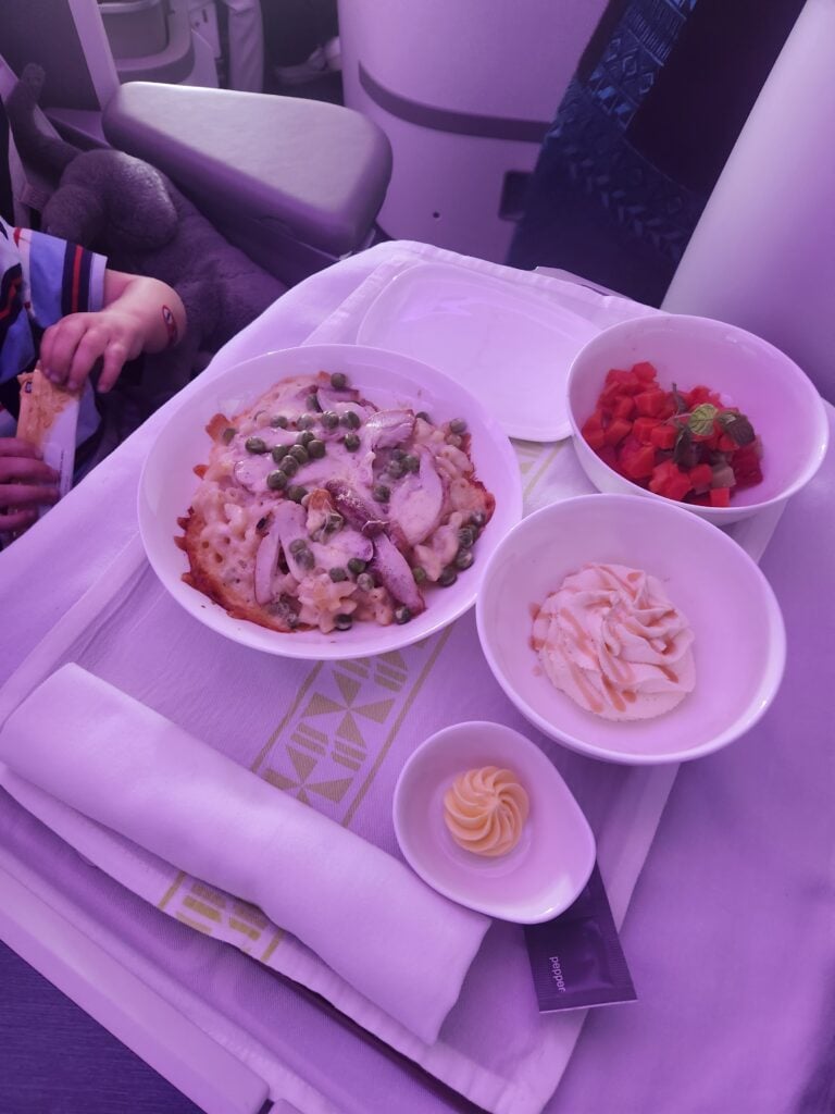 Special Meal Child Meal Fiji Airways Business Class Food Review - Melbourne to Nadi, Fiji - Child meal Fiji Airways business class Childs meal Fiji Airways Business class food (May 2025)