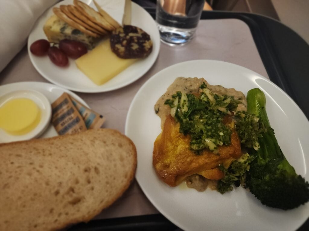 Qantas Business Class Food Review - Singapore to Brisbane - Qantas Business Class Food Singapore to Brisbane Qantas Business Class Food Review - Singapore to Brisbane - Qantas Business Class Food Singapore to Brisbane