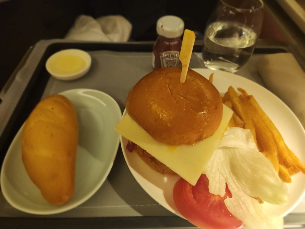 Cathay Pacific Business Class Food Review - Hong Kong to Melbourne - Cathay Pacific business class Beef burger Cathay Pacific Business class