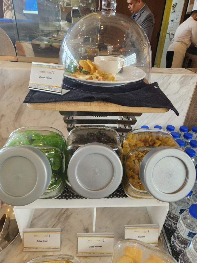 Malaysia Airlines Golden Lounge Food and Nutrition Review - Kuala Lumpur (Regional lounge) - Malaysia Airlines Golden Lounge Food