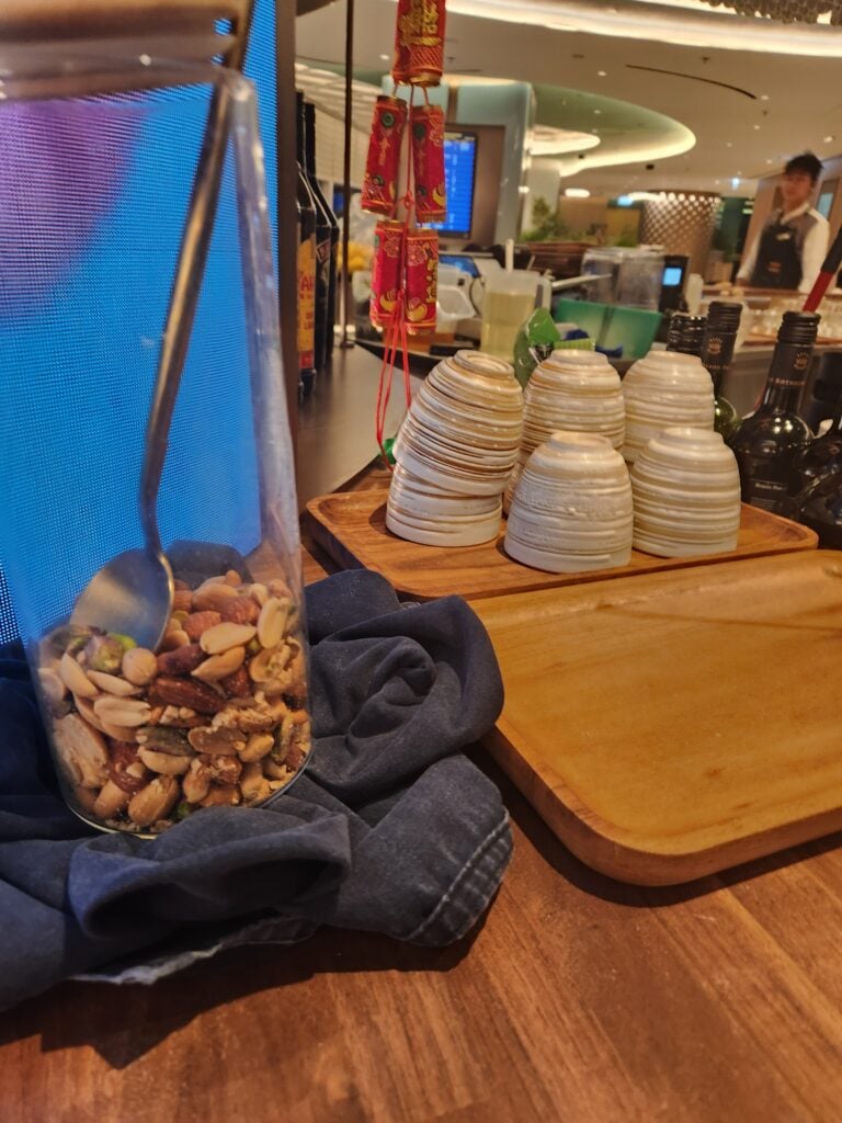 Kyra Lounge Food and Nutrition Review - Hong Kong - Kyra Lounge food Nuts on the bar in the Kyra Lounge