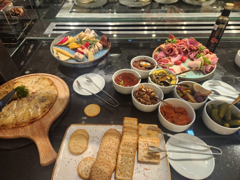 British Airways Lounge Food and Nutrition Review - Johannesburg, South Africa - British Airways Lounge food Cheese, antipasto and crackers