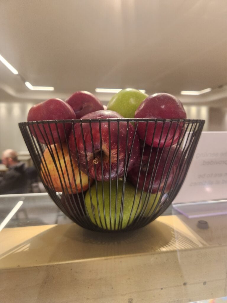 Qantas London Lounge Food and Nutrition Review - Qantas London Lounge Food Bowl of apples