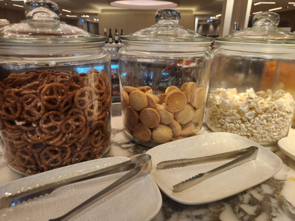 Qantas London Lounge Food and Nutrition Review - Qantas London Lounge Food Qantas London Lounge Food and Nutrition Review - Qantas London Lounge Food