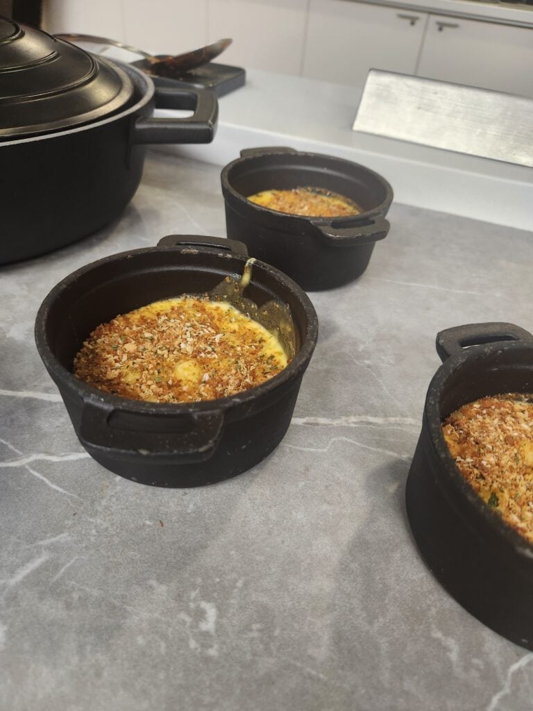 American Airlines First Lounge Food and Nutrition Review - London Heathrow (T3) - American Airlines First Lounge London food Mac and cheese